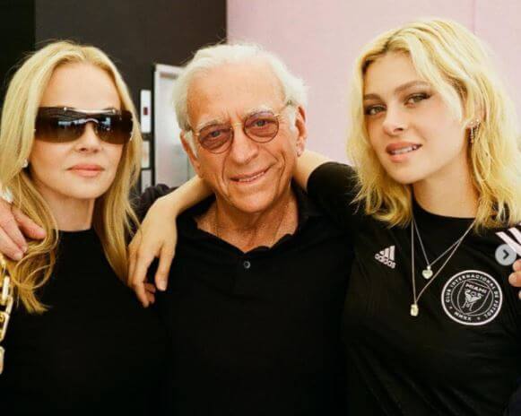Claudia Heffner Peltz with her husband Nelson Peltz and daughter.